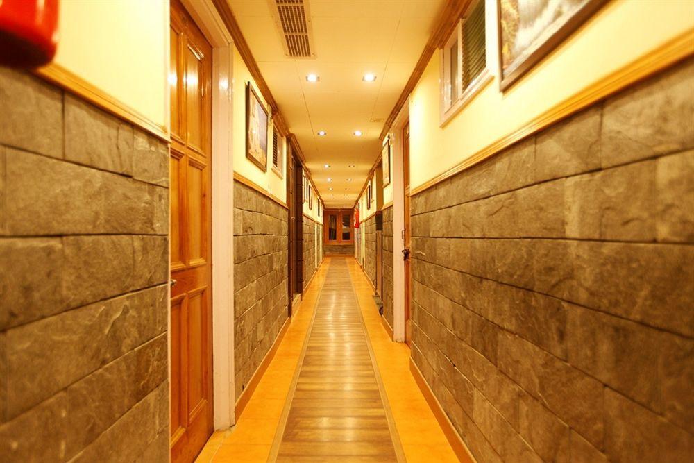 Hotel Bridge View Regency Shimla Esterno foto